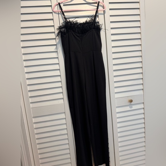 NWT Nicole Miller Women’s Black Jumpsuit with Feather Accents Size 8 - Picture 5 of 9